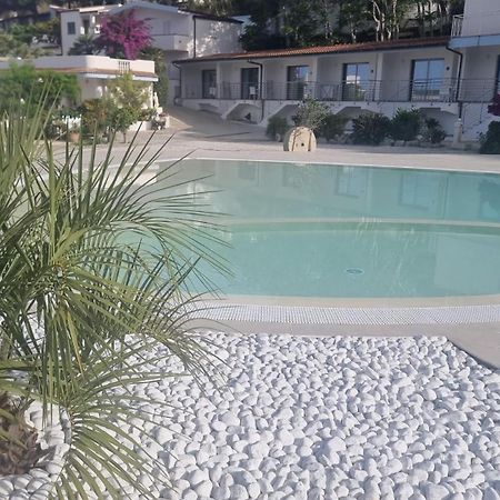 Quattro Scogli Villaggio Hotel Capo Vaticano Esterno foto