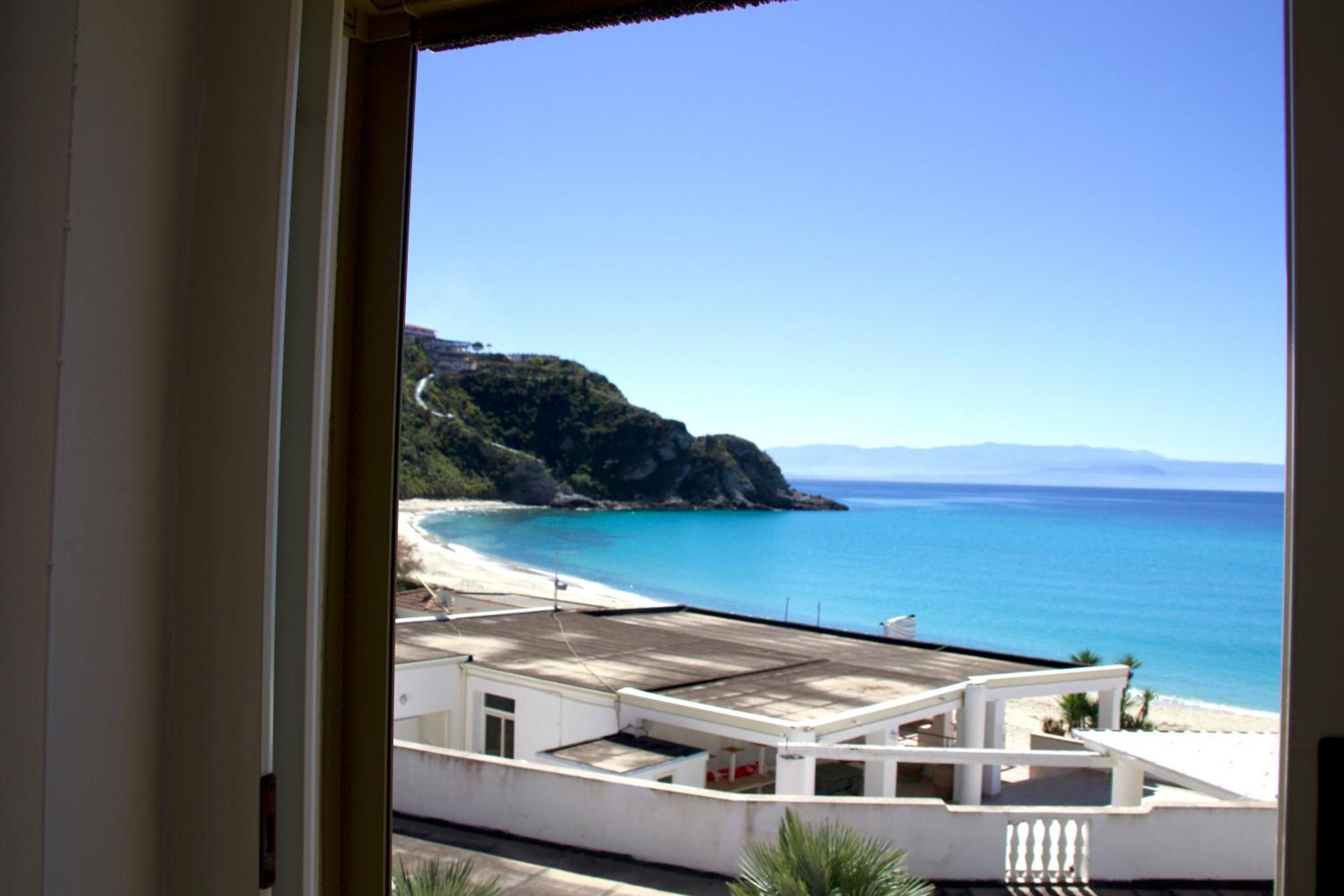 Quattro Scogli Villaggio Hotel Capo Vaticano Esterno foto